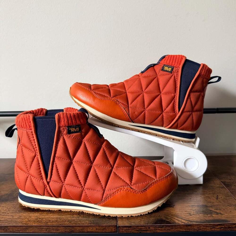 Teva Ember Mid Quilted Orange Slip-On Boots Women's Size 8